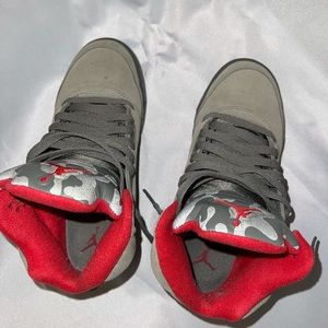 Camo 5s for 100$ prices are negotiable! Size 4.5Y